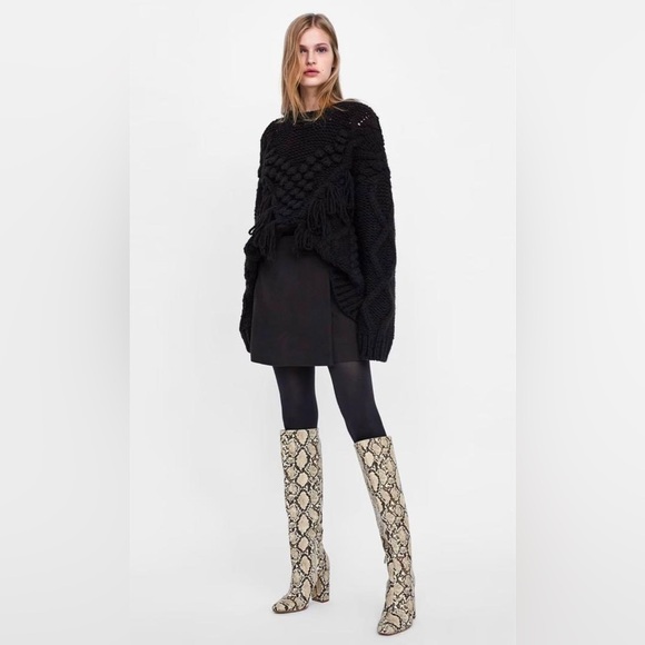 Zara Dresses & Skirts - Zara Mini skirt